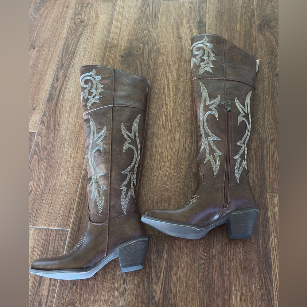 Brown Embroidered Knee-High Western Boots for Women - Picture 5 of 6